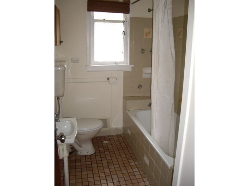 20 Lasseter Avenue, Chifley NSW 2036