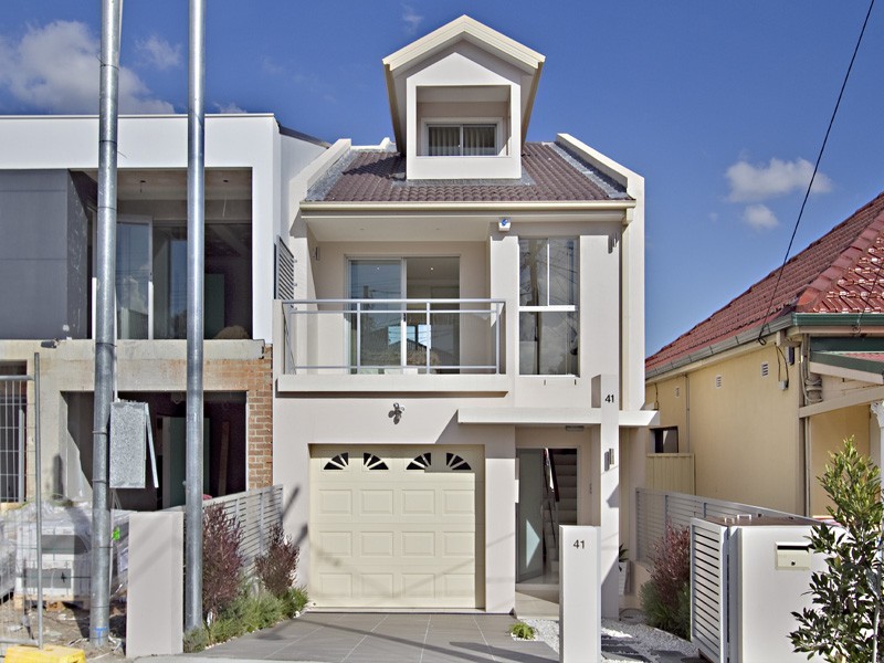 41 Universal Street, Eastlakes NSW 2018