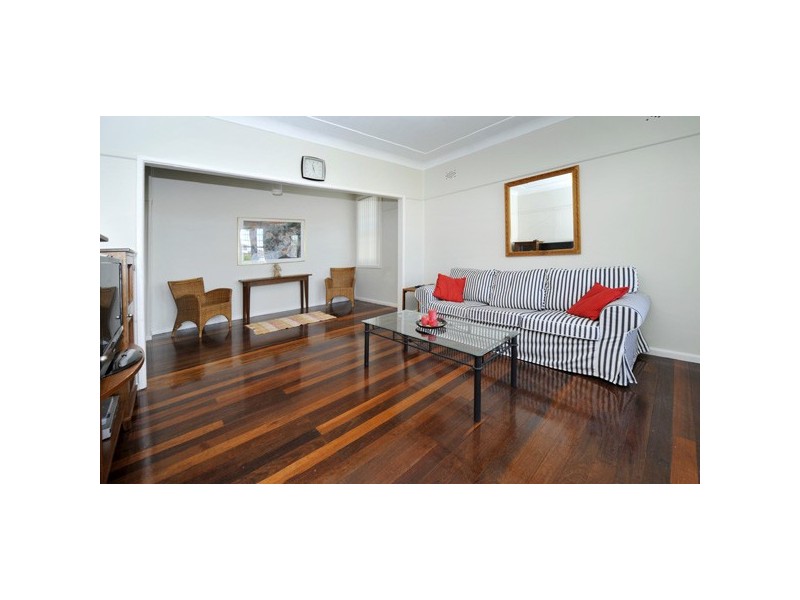 19 Mawson Parade, Chifley NSW 2036