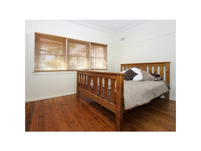 1 Wills Avenue, Chifley NSW 2036