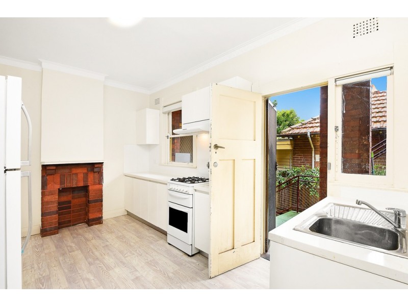 2/18 Day Avenue, Kensington NSW 2033