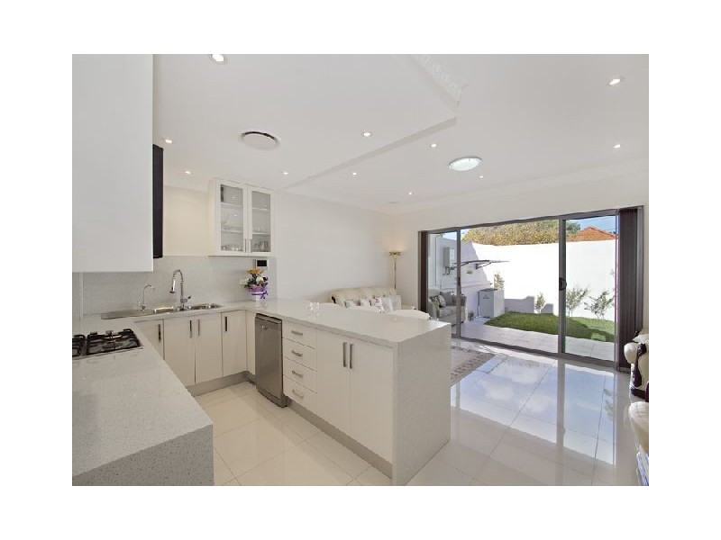 41 Universal Street, Eastlakes NSW 2018