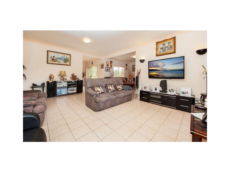 16 Eyre Street, Chifley NSW 2036