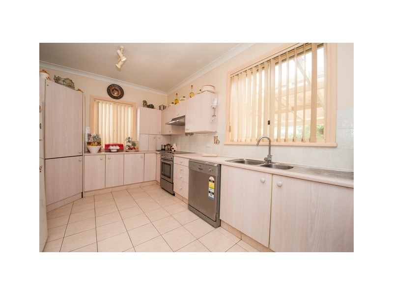 16 Eyre Street, Chifley NSW 2036