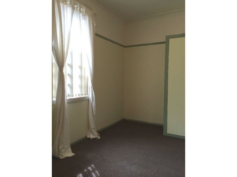 16 Lasseter Avenue, Chifley NSW 2036