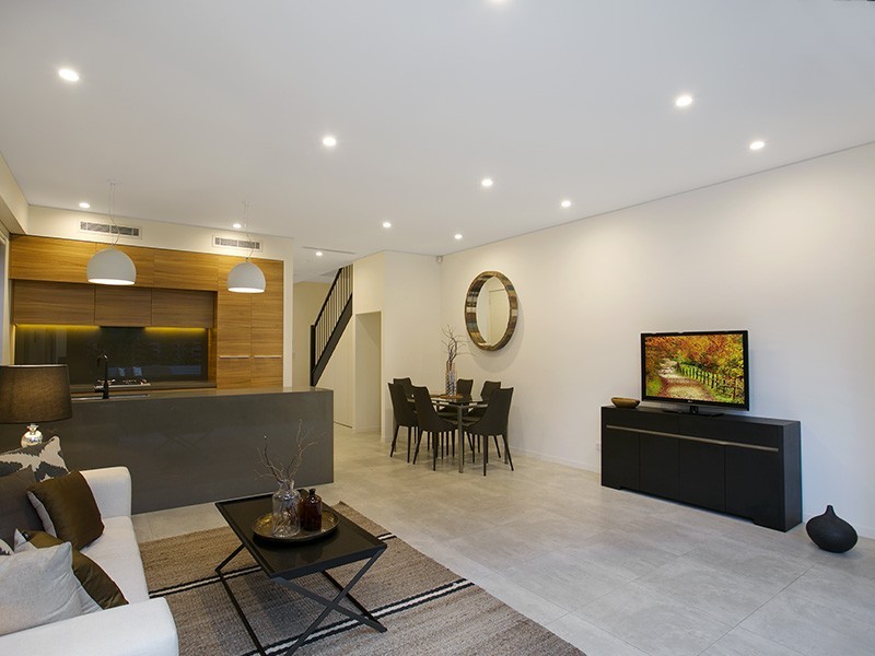 48 Mascot Drive, Eastlakes NSW 2018
