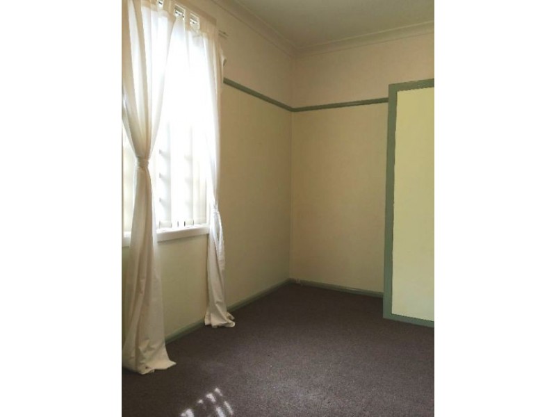 16 Lasseter Avenue, Chifley NSW 2036
