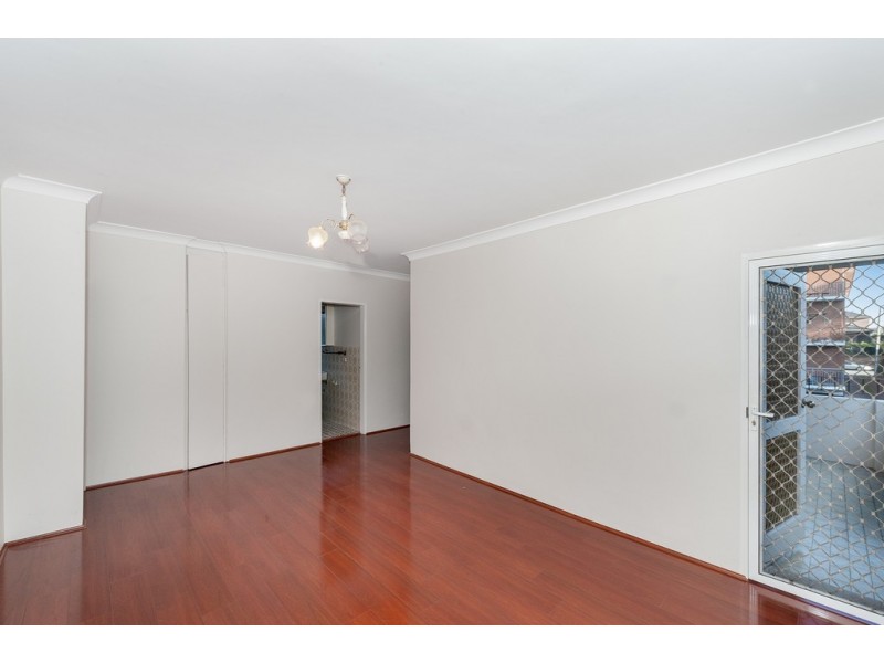 8/24 Glen Street, Marrickville NSW 2204
