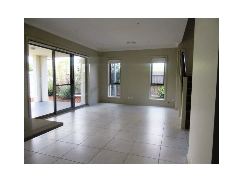 8 Cove Circuit, Little Bay NSW 2036