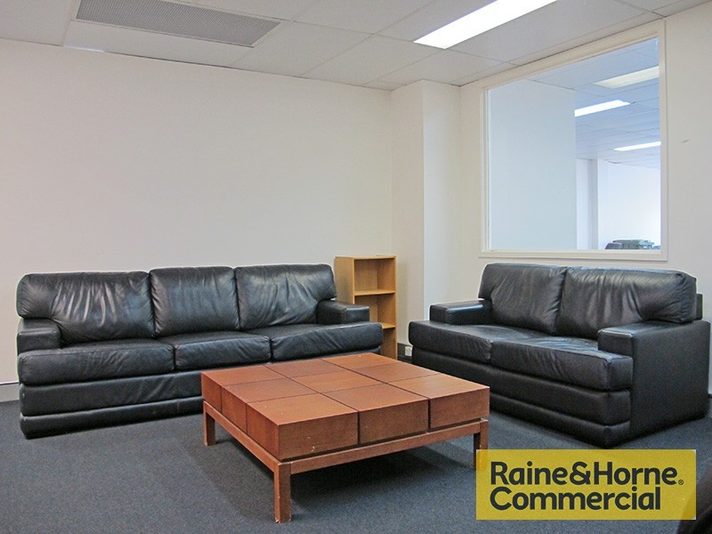 16 Douglas Street, Milton QLD 4064