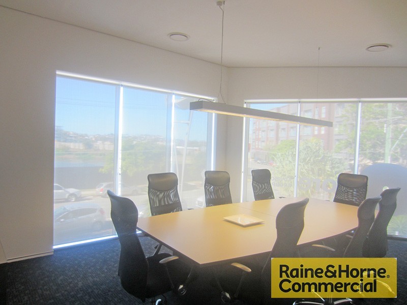 8/9 Longland Street, Newstead QLD 4006