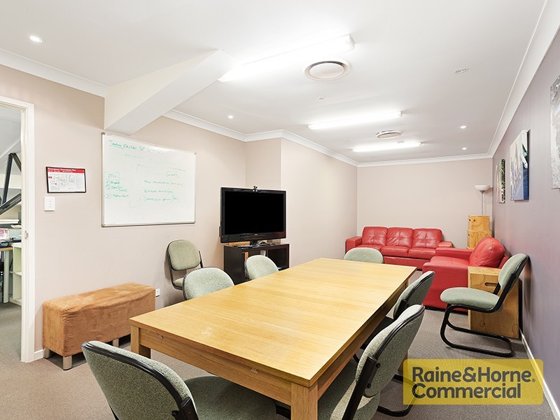 180 South Pine Road, Enoggera QLD 4051