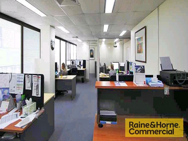 2.01/303 Coronation Drive, Milton QLD 4064