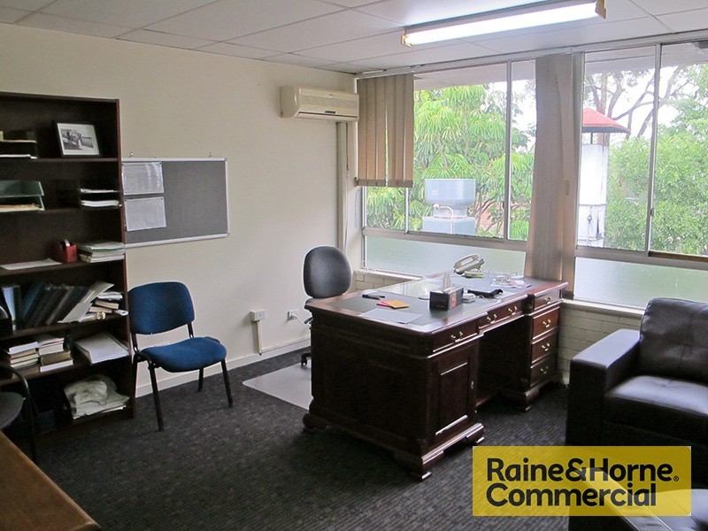 225 Hawken Drive, St Lucia QLD 4067