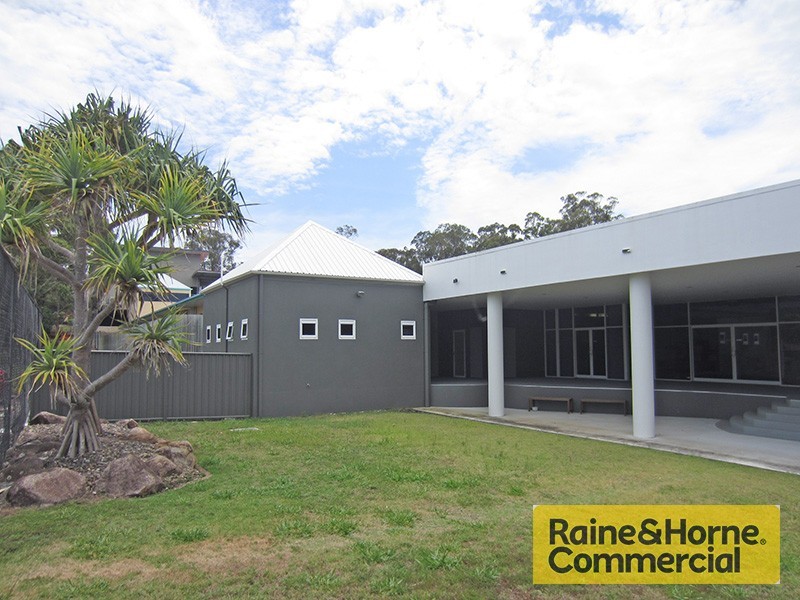 10 Dawn Road, Albany Creek QLD 4035
