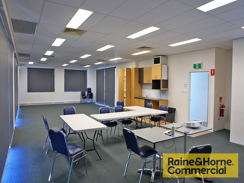 9b/3-5 Hinkler Court, Brendale QLD 4500