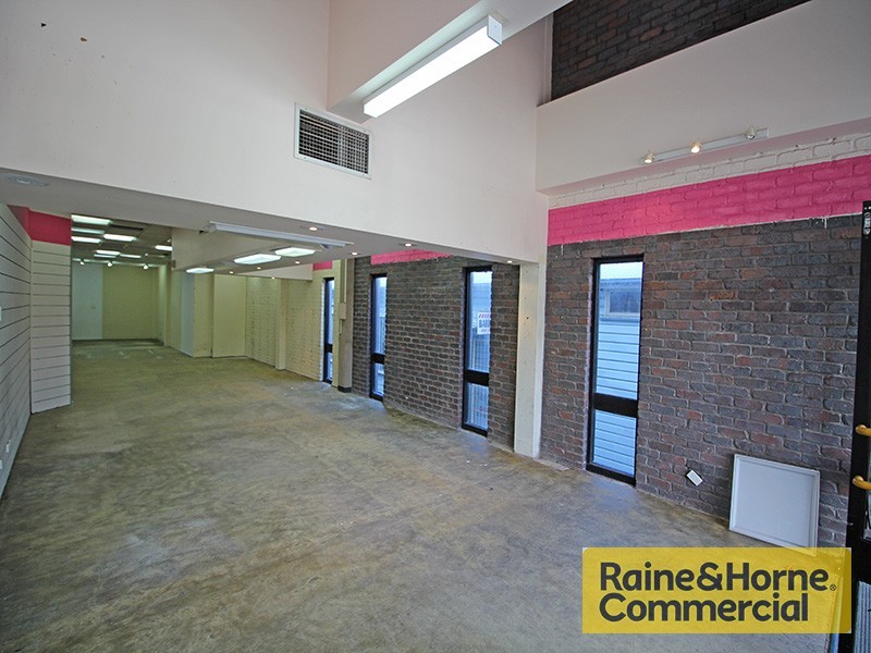 99 Brighton Road, Sandgate QLD 4017