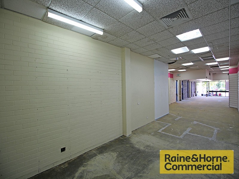 99 Brighton Road, Sandgate QLD 4017