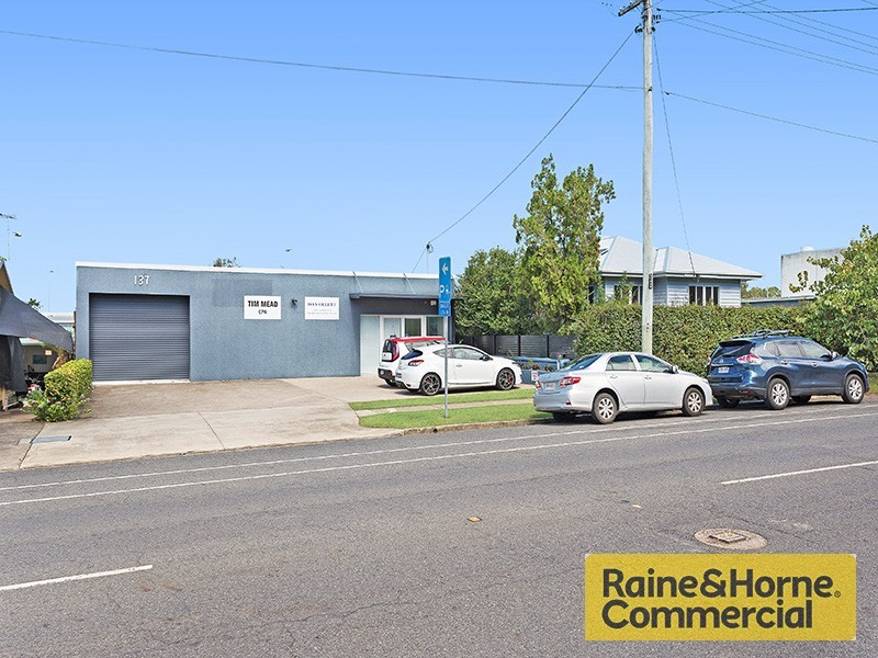 135 and 137 Rainbow Street, Sandgate QLD 4017