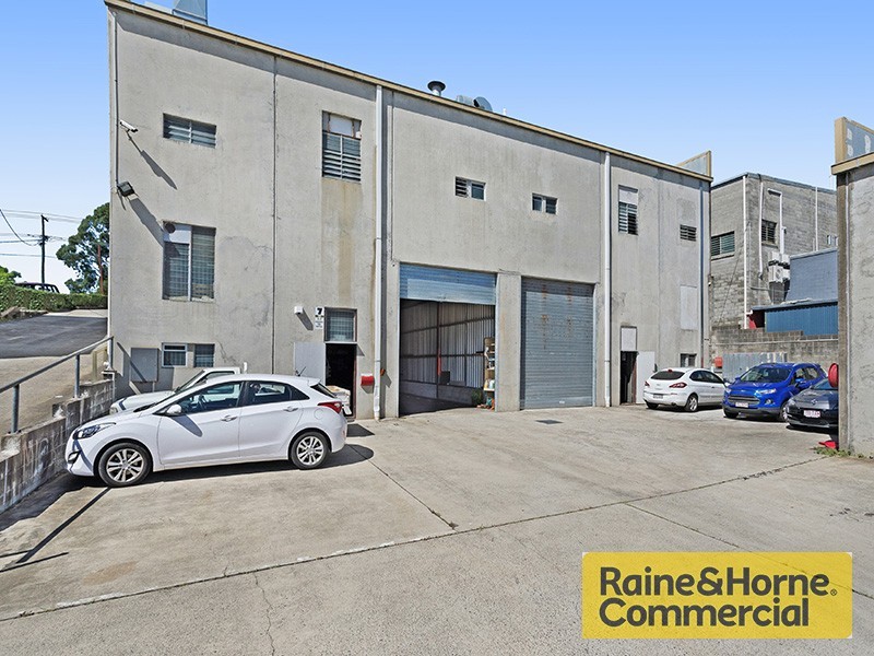 6 and 7/35 Queens Road, Everton Hills QLD 4053