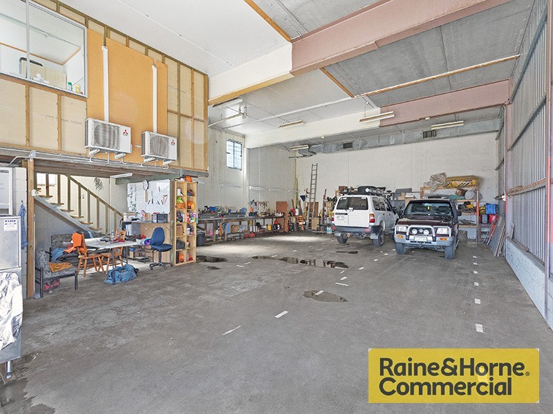 6 and 7/35 Queens Road, Everton Hills QLD 4053