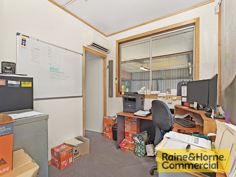 6 and 7/35 Queens Road, Everton Hills QLD 4053