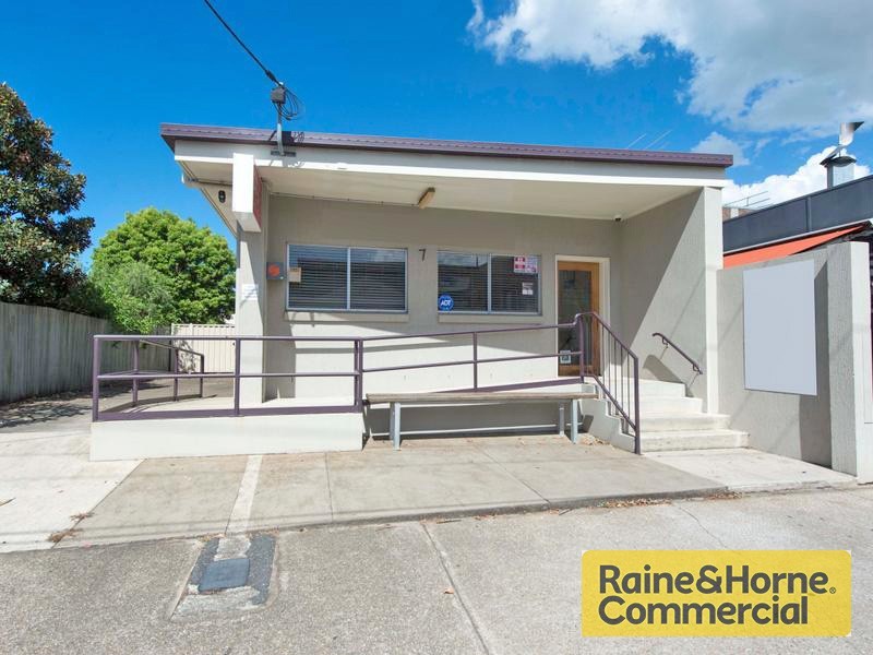 7 Third Avenue, Sandgate QLD 4017