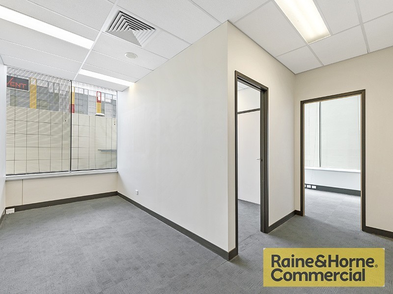 80 Stamford Road, Indooroopilly QLD 4068