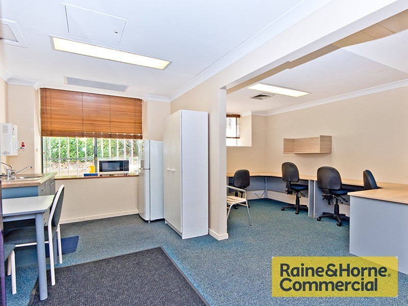 3 Frinton Street, Southport QLD 4215