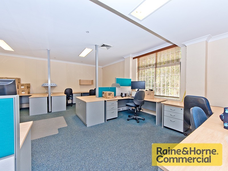 3 Frinton Street, Southport QLD 4215