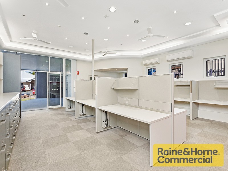 10 Dawn Road, Albany Creek QLD 4035