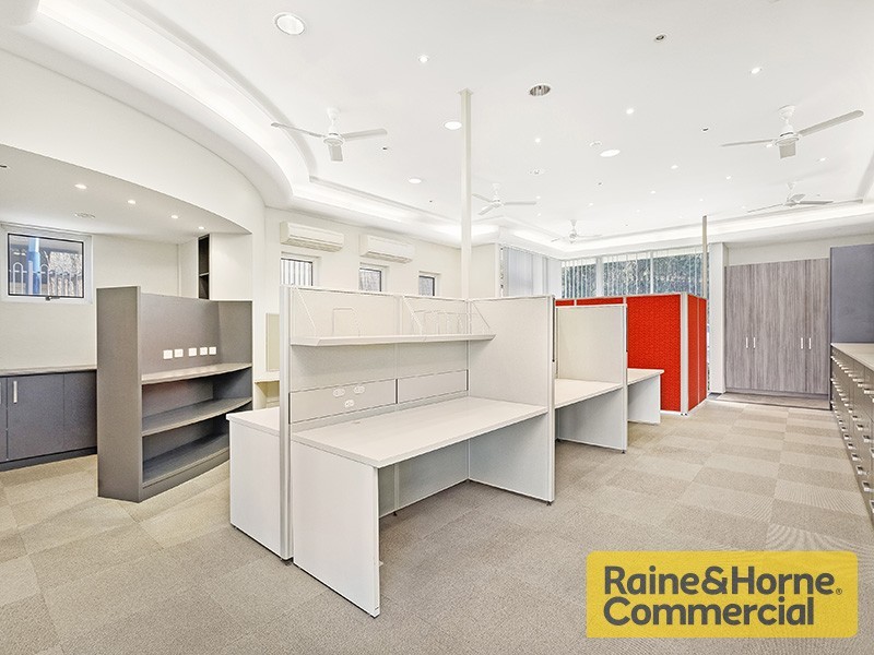 10 Dawn Road, Albany Creek QLD 4035