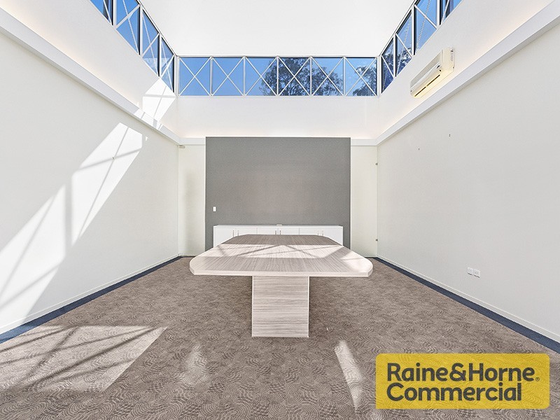 10 Dawn Road, Albany Creek QLD 4035