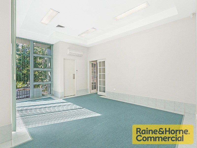 10 Dawn Road, Albany Creek QLD 4035