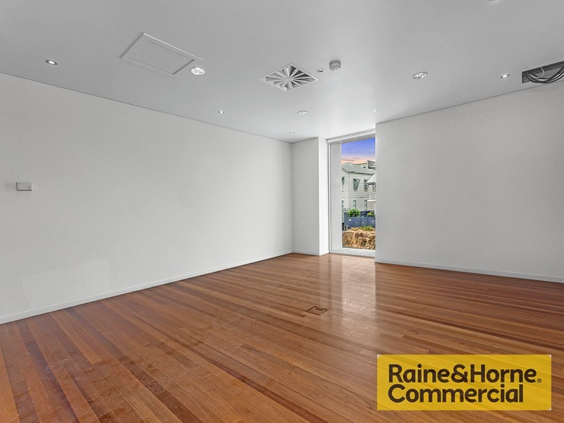 42 Doggett Street, Newstead QLD 4006