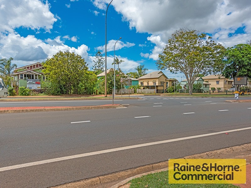 99-105 Churchill Street, Childers QLD 4660