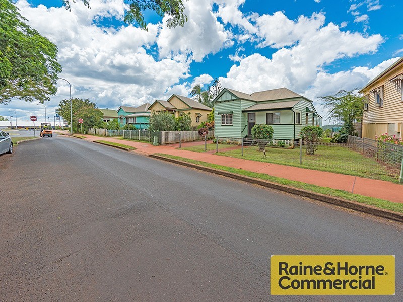 99-105 Churchill Street, Childers QLD 4660
