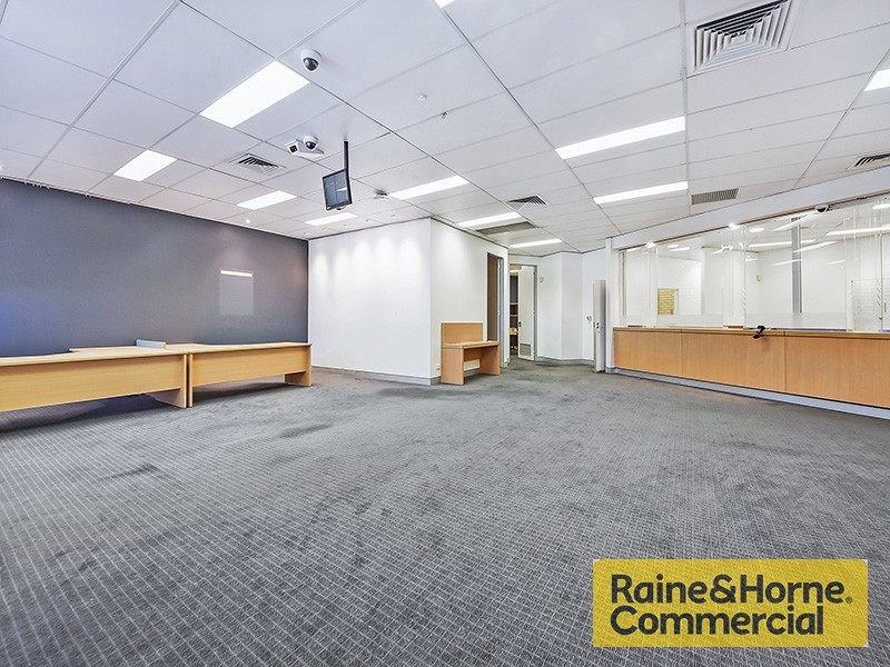 2/4 Patricks Road, Arana Hills QLD 4054