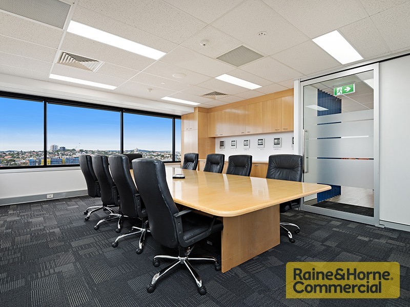 13/301 Coronation Drive, Milton QLD 4064