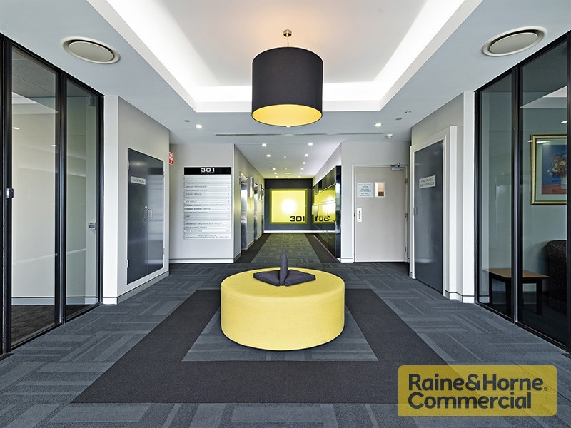 13/301 Coronation Drive, Milton QLD 4064