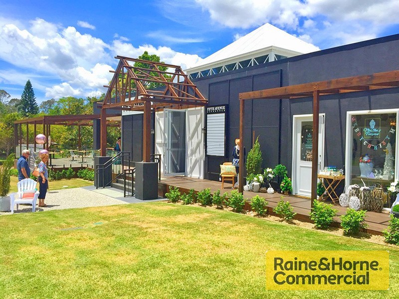 10 Dawn Road, Albany Creek QLD 4035