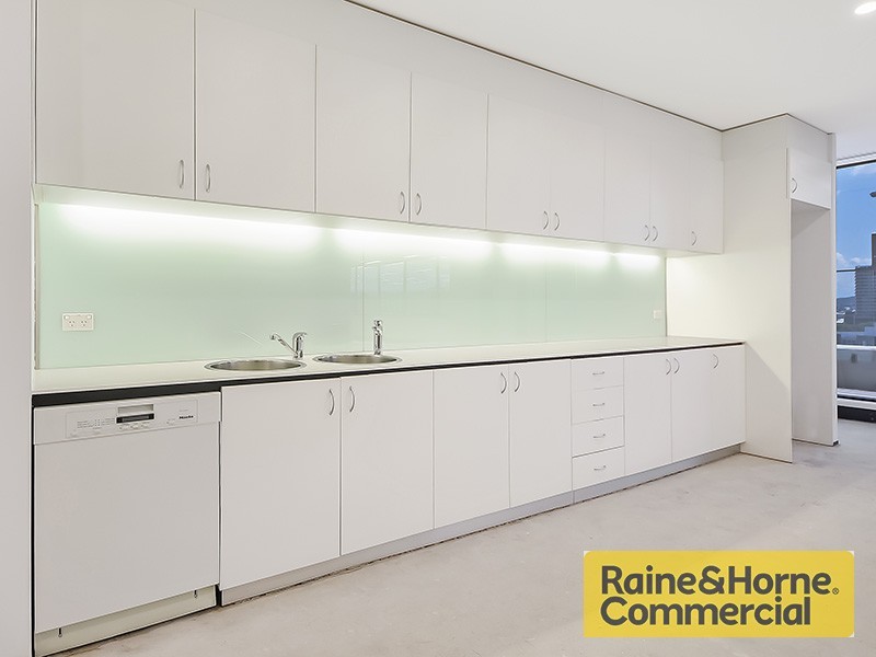 2/424 Upper Roma Street, Milton QLD 4064