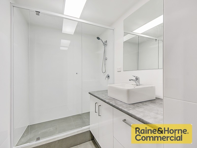 2/424 Upper Roma Street, Milton QLD 4064