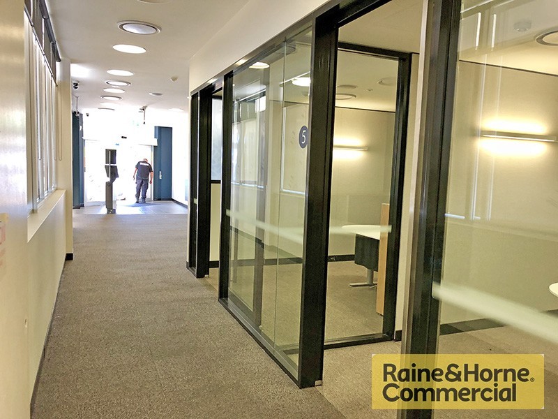 9 Brookfield Road, Kenmore QLD 4069