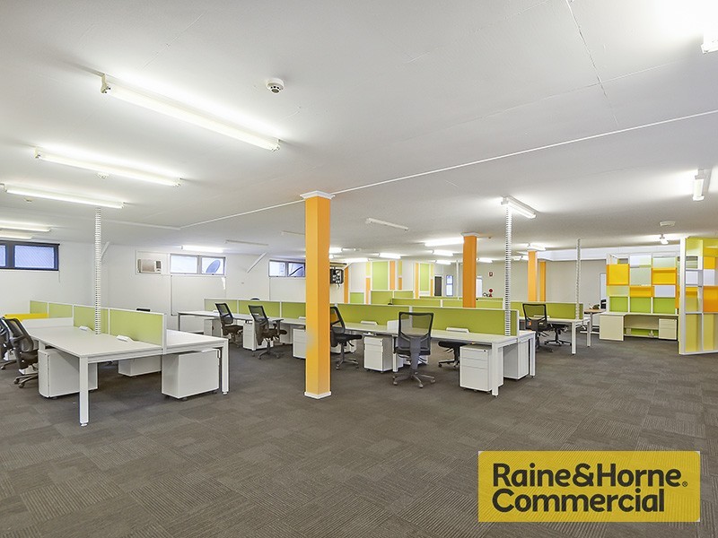 2/52 Doggett Street, Newstead QLD 4006