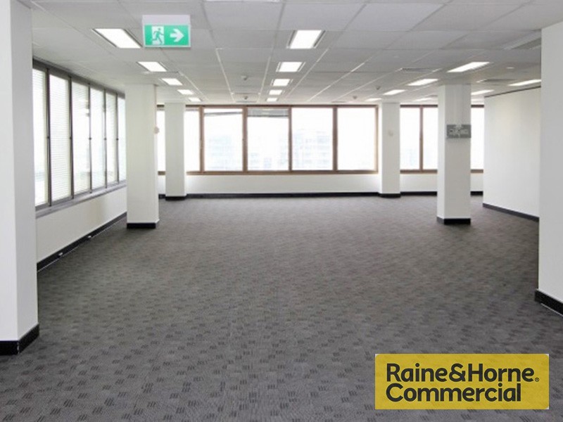 6.04/303 Coronation Drive, Milton QLD 4064