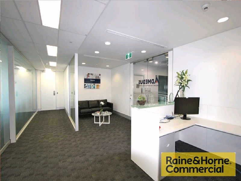 301 Coronation Drive, Milton QLD 4064