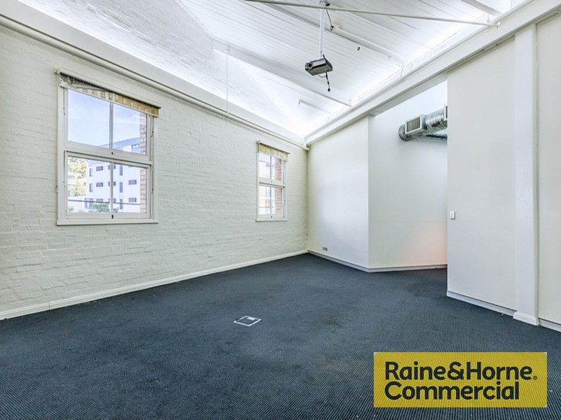 1a/30 Florence Street, Newstead QLD 4006