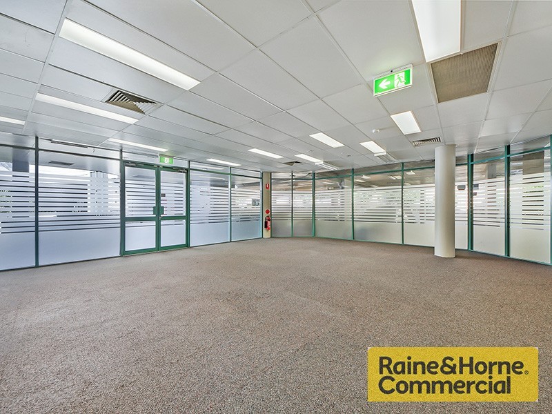 2/1 Queens Road, Everton Hills QLD 4053