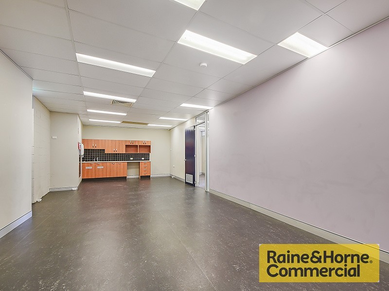 2/1 Queens Road, Everton Hills QLD 4053